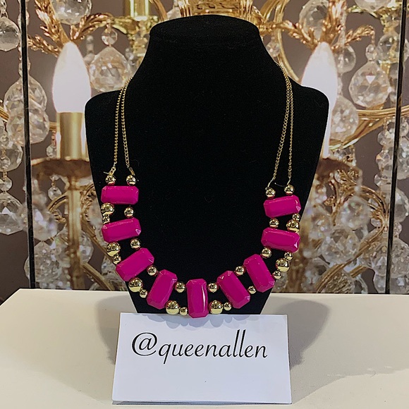 Bib Necklace and Earrings Set- Magenta - Picture 5 of 5